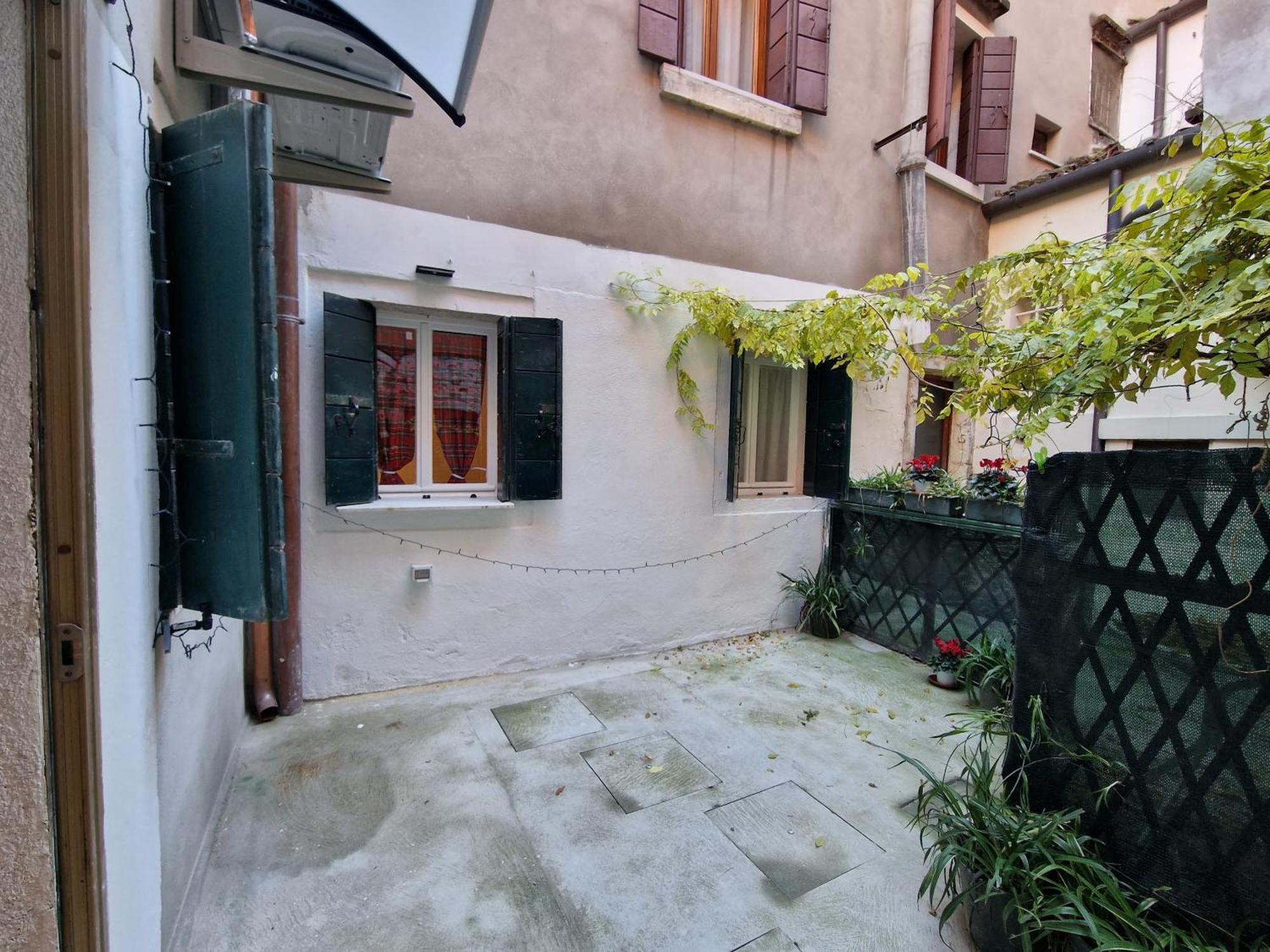 Veneziacentopercento La Forcola Apartment, Next To Rialto Bridge ภายนอก รูปภาพ