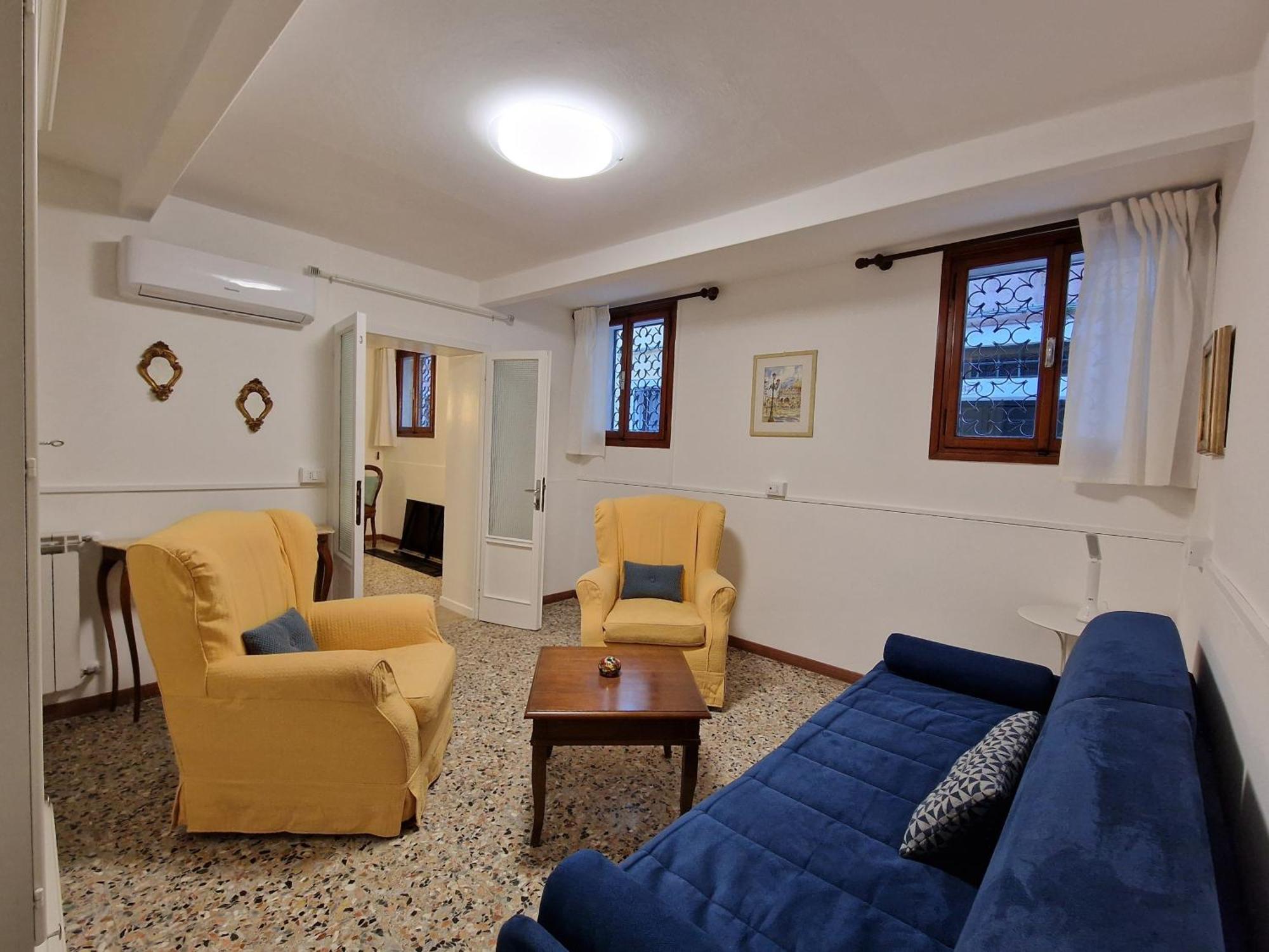 Veneziacentopercento La Forcola Apartment, Next To Rialto Bridge ภายนอก รูปภาพ