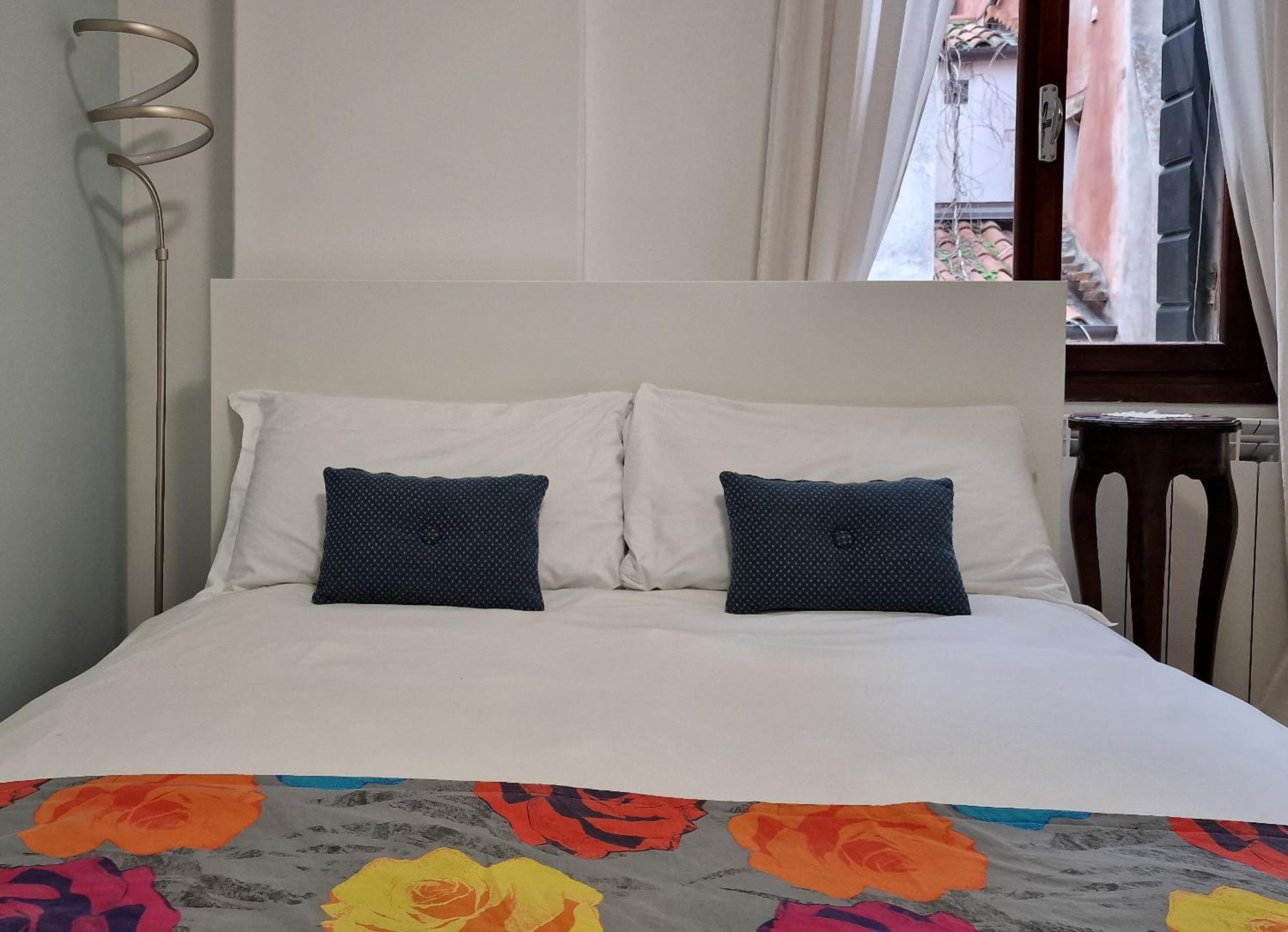 Veneziacentopercento La Forcola Apartment, Next To Rialto Bridge ภายนอก รูปภาพ