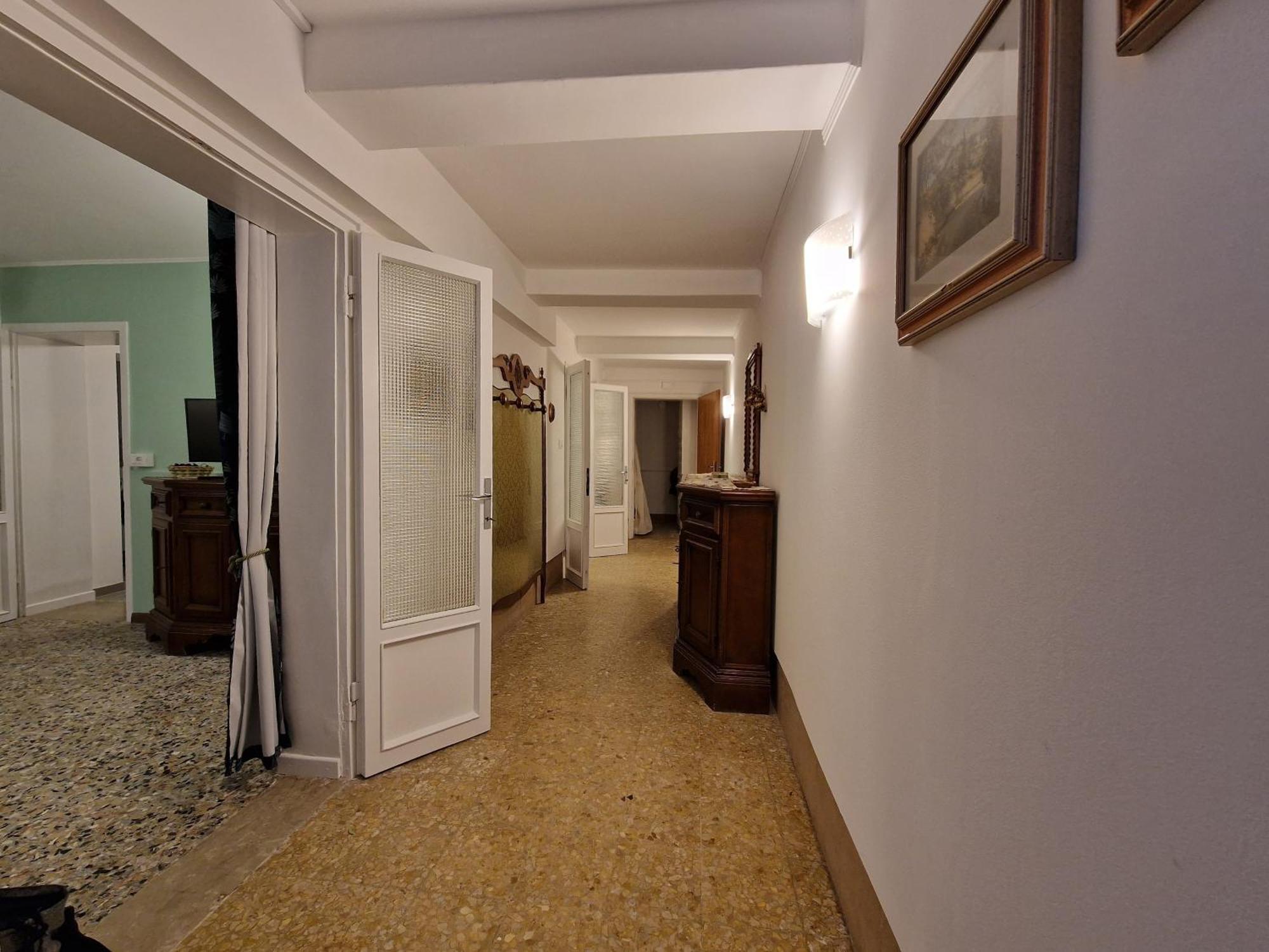 Veneziacentopercento La Forcola Apartment, Next To Rialto Bridge ภายนอก รูปภาพ